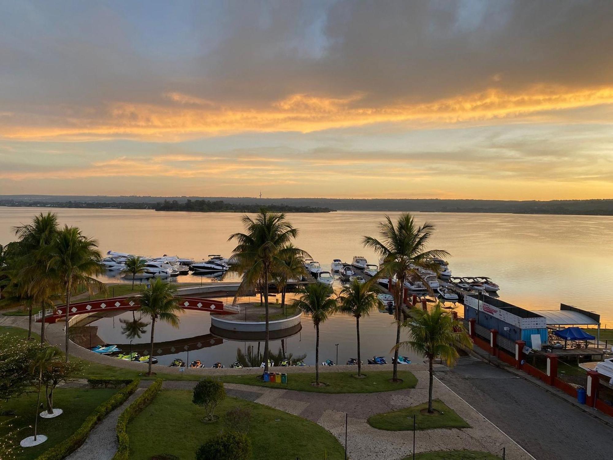Luxuoso Flat Lake Side Com Vista Para O Lago Brazíliaváros Kültér fotó